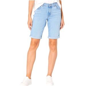 ✧⋆ Levi’s ✧ Long Mom Light Wash Shorts Size 29